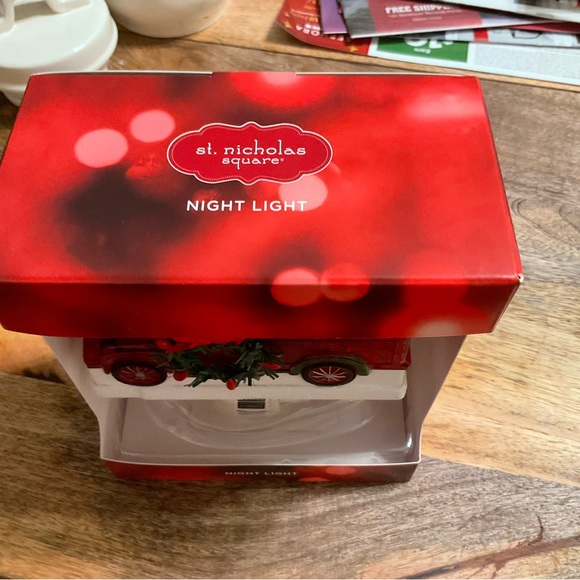 RAE DUNN CHRISTMAS & NIGHTLIGHT “Home for the Holidays” New - Picture 10 of 11